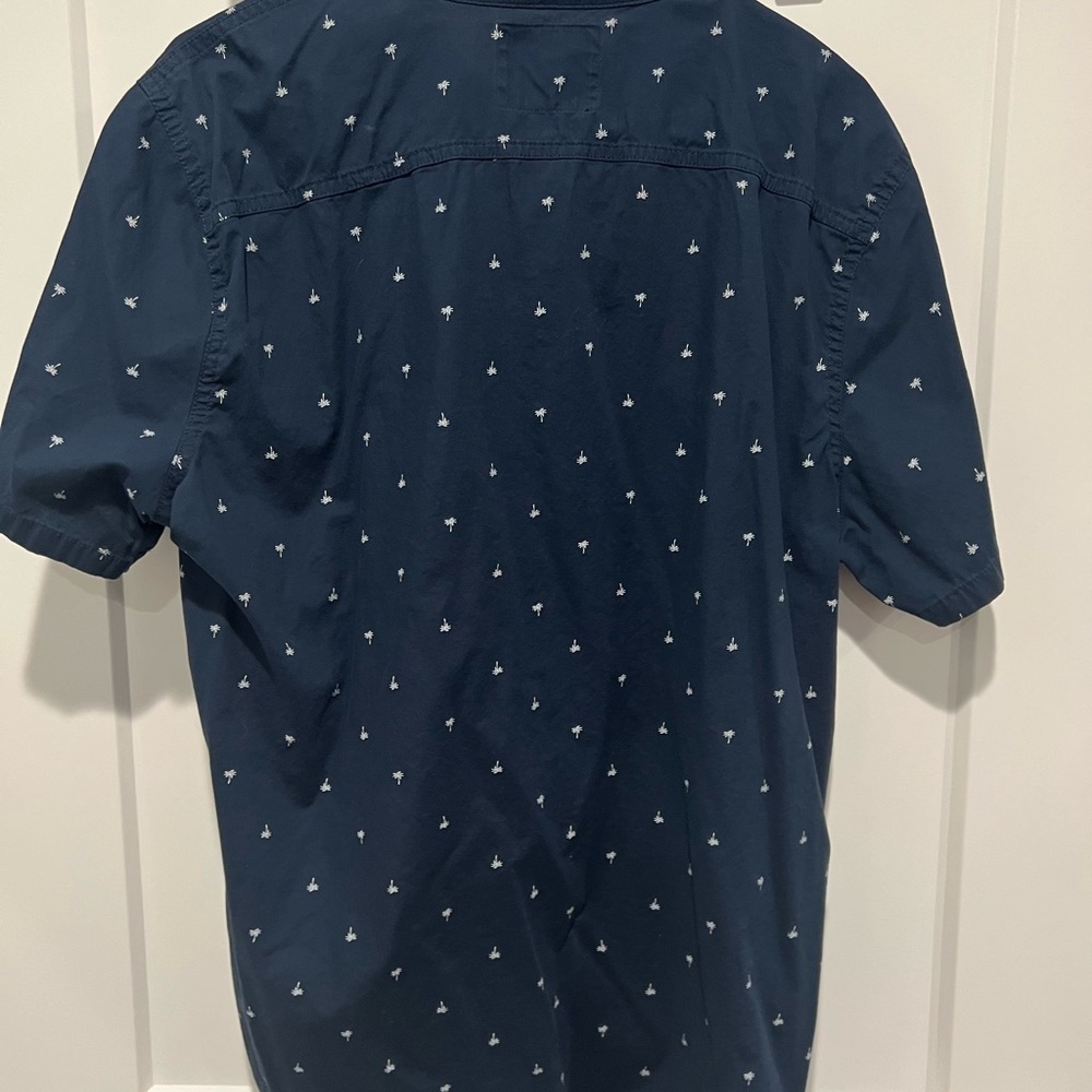 Hollister Button Up - Picture 2 of 3